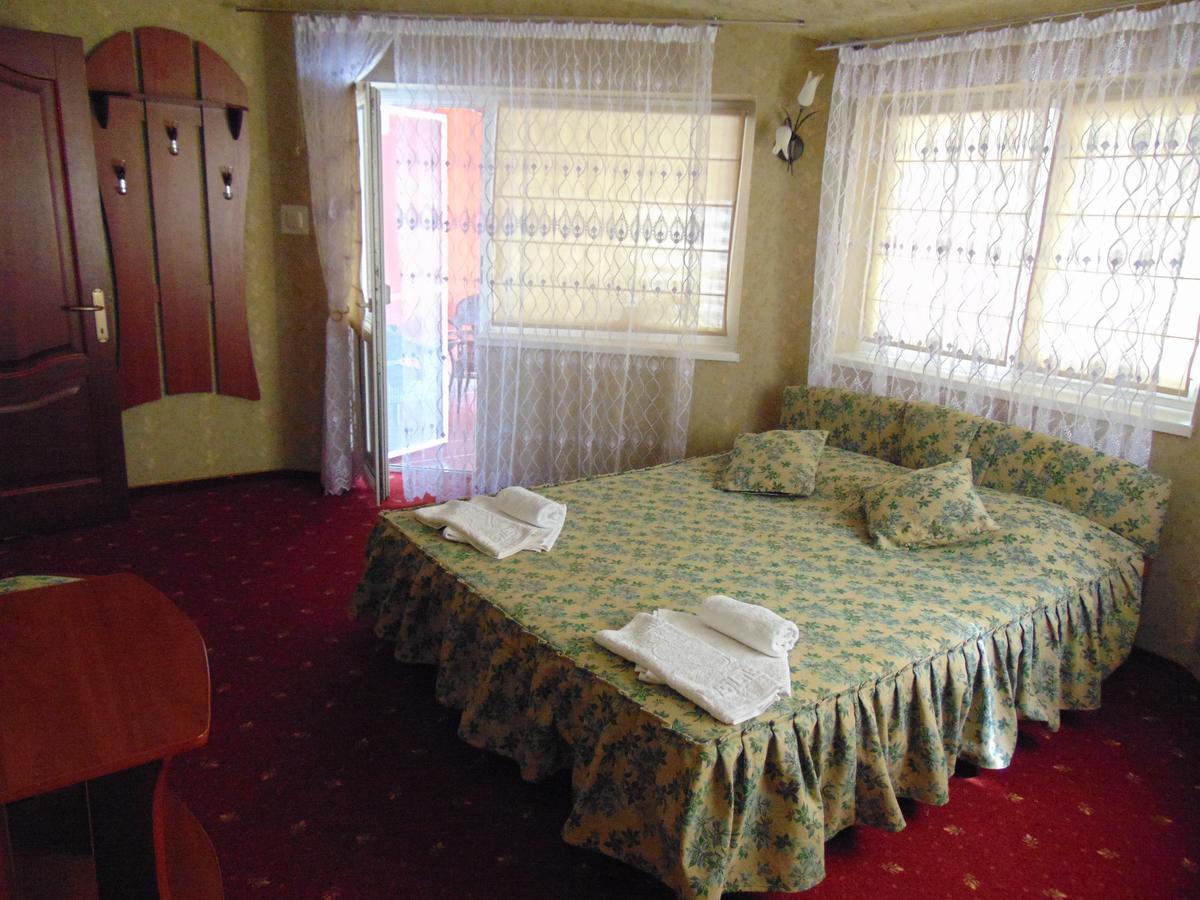Hotel Serpanok Tyachiv Exterior foto